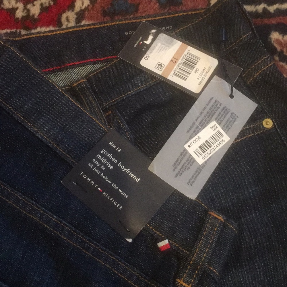 TOMMY HILFIGER Goshen Boyfriend Mid Rise Jeans
